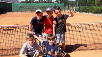 Akademia Yellow Tenis – treningi na kortach WAT